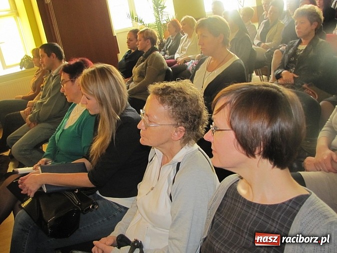 Zdjęcie w galerii na portalu naszraciborz.pl: O sieroctwie społecznym i traumie dzieci w RCK wiadomości z regionu