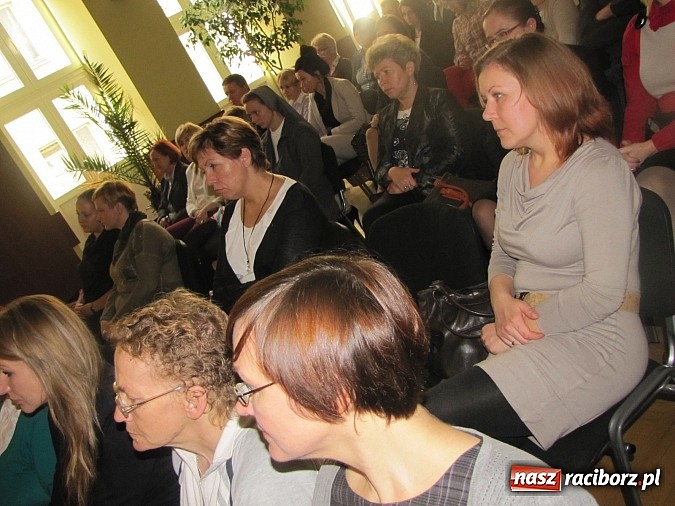 Zdjęcie w galerii na portalu naszraciborz.pl: O sieroctwie społecznym i traumie dzieci w RCK wiadomości z regionu