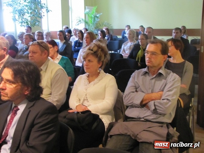 Zdjęcie w galerii na portalu naszraciborz.pl: O sieroctwie społecznym i traumie dzieci w RCK wiadomości z regionu