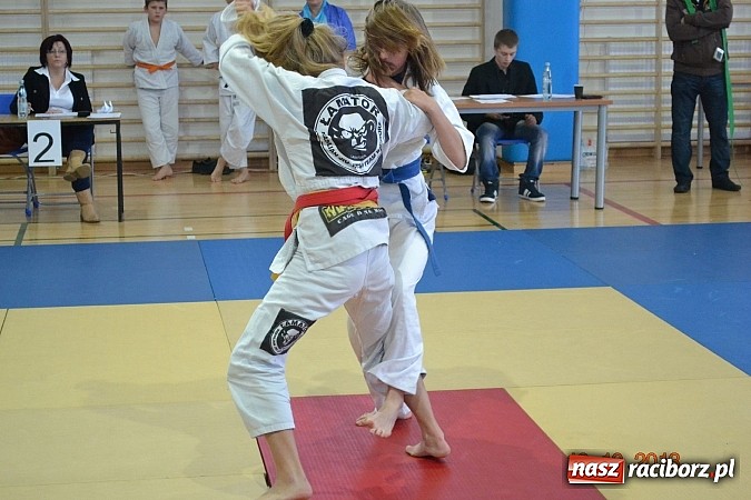 Zdjęcie w galerii na portalu naszraciborz.pl: Łamator z workiem złotych medali wiadomości z regionu