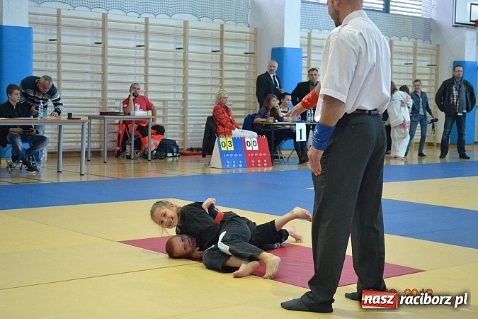 Zdjęcie w galerii na portalu naszraciborz.pl: Łamator z workiem złotych medali wiadomości z regionu