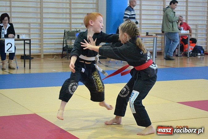 Zdjęcie w galerii na portalu naszraciborz.pl: Łamator z workiem złotych medali wiadomości z regionu