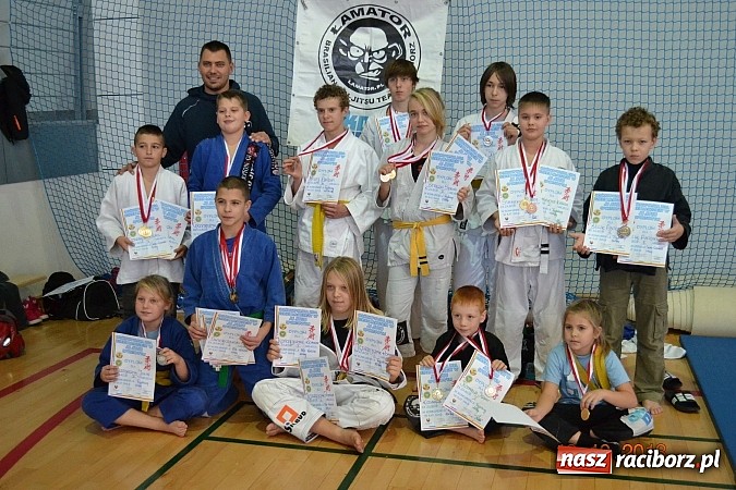 Zdjęcie w galerii na portalu naszraciborz.pl: Łamator z workiem złotych medali wiadomości z regionu