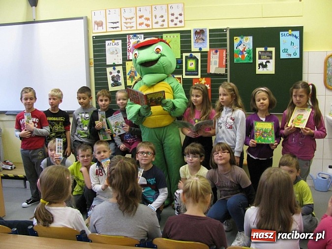 Zdjęcie w galerii na portalu naszraciborz.pl: Ż&oacute;łwik Franklin w SP 15 wiadomości z regionu