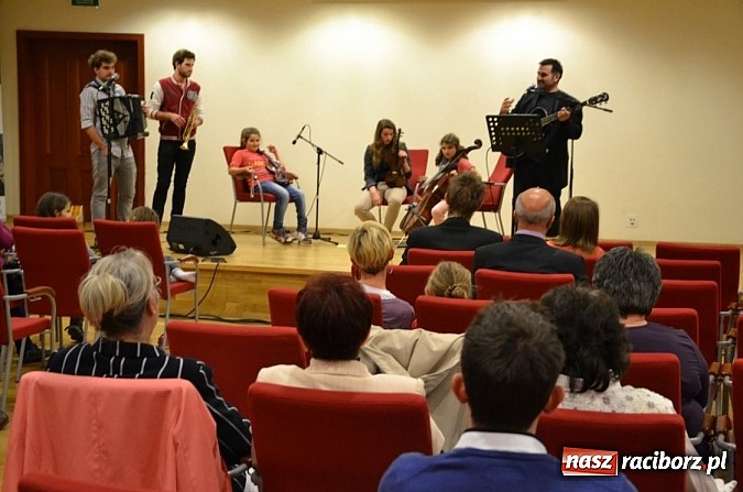 Zdjęcie w galerii na portalu naszraciborz.pl: Muzyka z chrześcijańską duszą zabrzmiała na Zamku wiadomości z regionu