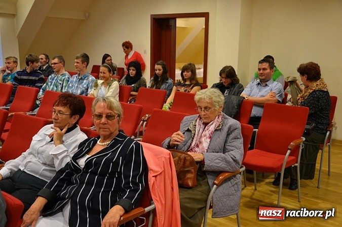 Zdjęcie w galerii na portalu naszraciborz.pl: O obrzędach wiosennych na raciborskim zamku wiadomości z regionu