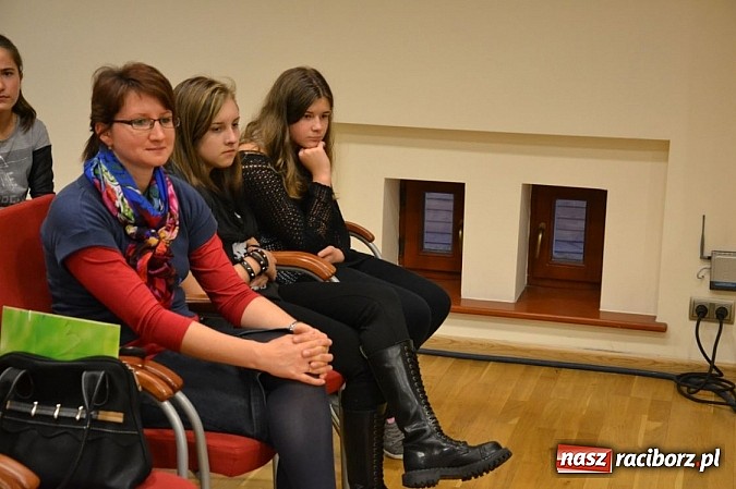 Zdjęcie w galerii na portalu naszraciborz.pl: O obrzędach wiosennych na raciborskim zamku wiadomości z regionu