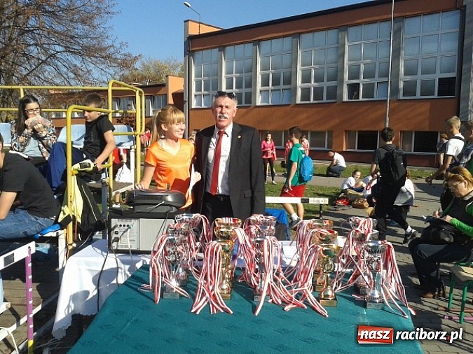 Zdjęcie w galerii na portalu naszraciborz.pl: Uczniowie SP 15 wicemistrzami Śląska w przełajach wiadomości z regionu