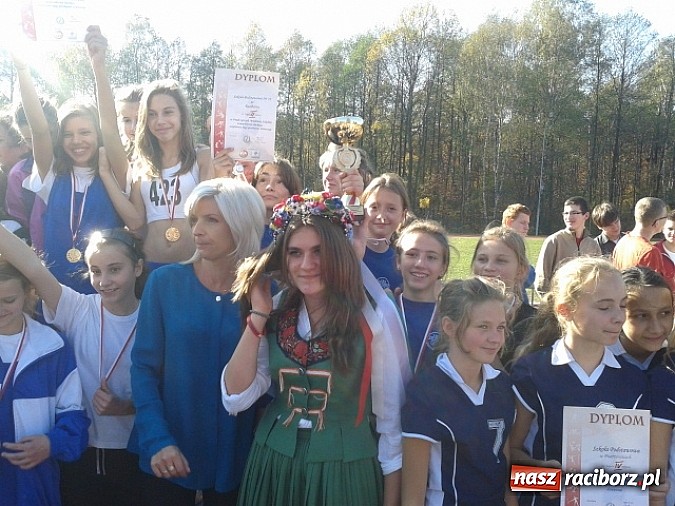 Zdjęcie w galerii na portalu naszraciborz.pl: Uczniowie SP 15 wicemistrzami Śląska w przełajach wiadomości z regionu