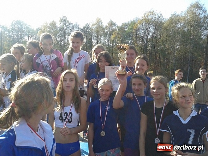 Zdjęcie w galerii na portalu naszraciborz.pl: Uczniowie SP 15 wicemistrzami Śląska w przełajach wiadomości z regionu