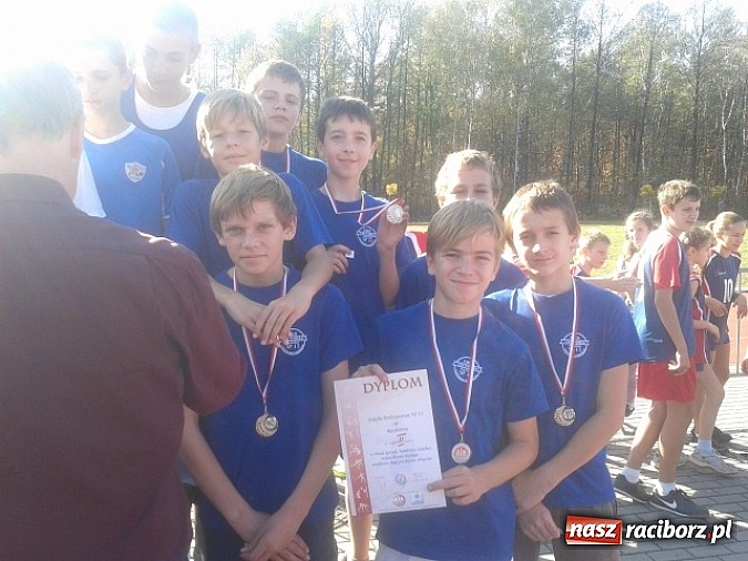 Zdjęcie w galerii na portalu naszraciborz.pl: Uczniowie SP 15 wicemistrzami Śląska w przełajach wiadomości z regionu