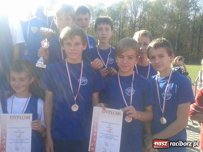 Zdjęcie w galerii na portalu naszraciborz.pl: Uczniowie SP 15 wicemistrzami Śląska w przełajach wiadomości z regionu