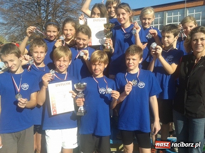 Zdjęcie w galerii na portalu naszraciborz.pl: Uczniowie SP 15 wicemistrzami Śląska w przełajach wiadomości z regionu