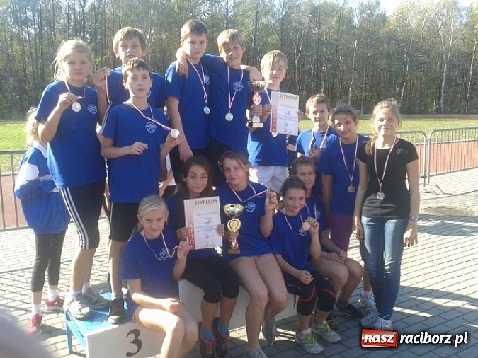 Zdjęcie w galerii na portalu naszraciborz.pl: Uczniowie SP 15 wicemistrzami Śląska w przełajach wiadomości z regionu