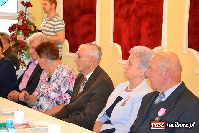 Zdjęcie w galerii na portalu naszraciborz.pl: W kuźniańskim magistracie świętowano złote gody wiadomości z regionu