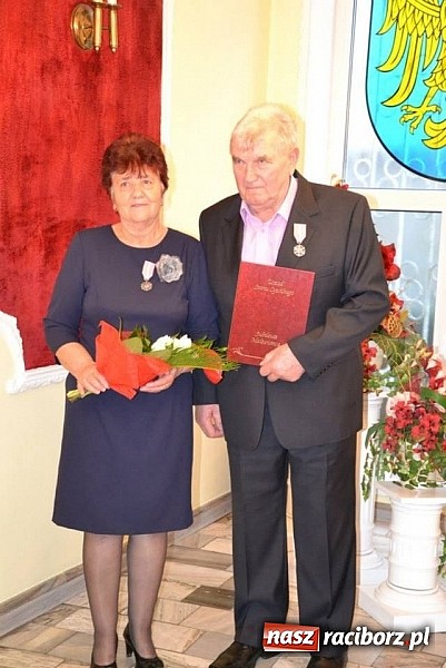 Zdjęcie w galerii na portalu naszraciborz.pl: W kuźniańskim magistracie świętowano złote gody wiadomości z regionu
