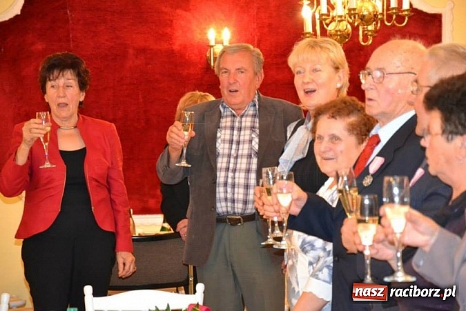 Zdjęcie w galerii na portalu naszraciborz.pl: W kuźniańskim magistracie świętowano złote gody wiadomości z regionu