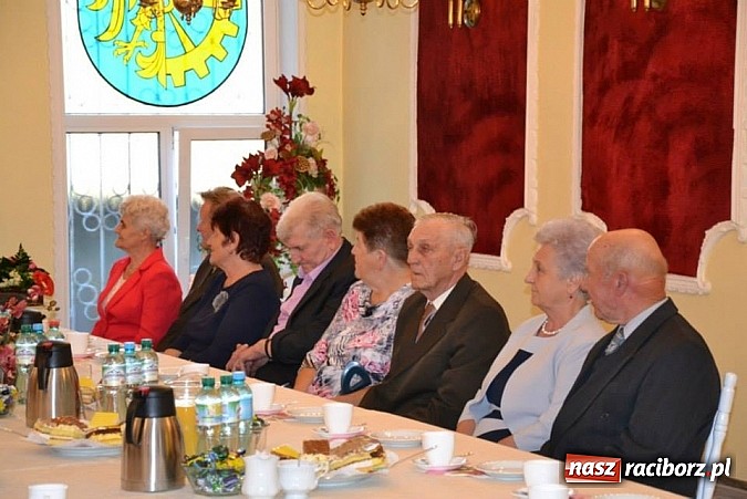 Zdjęcie w galerii na portalu naszraciborz.pl: W kuźniańskim magistracie świętowano złote gody wiadomości z regionu