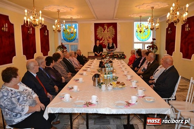 Zdjęcie w galerii na portalu naszraciborz.pl: W kuźniańskim magistracie świętowano złote gody wiadomości z regionu