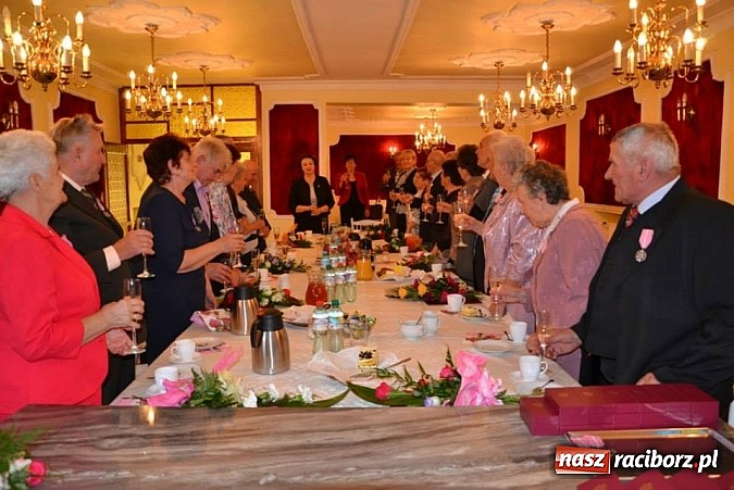 Zdjęcie w galerii na portalu naszraciborz.pl: W kuźniańskim magistracie świętowano złote gody wiadomości z regionu