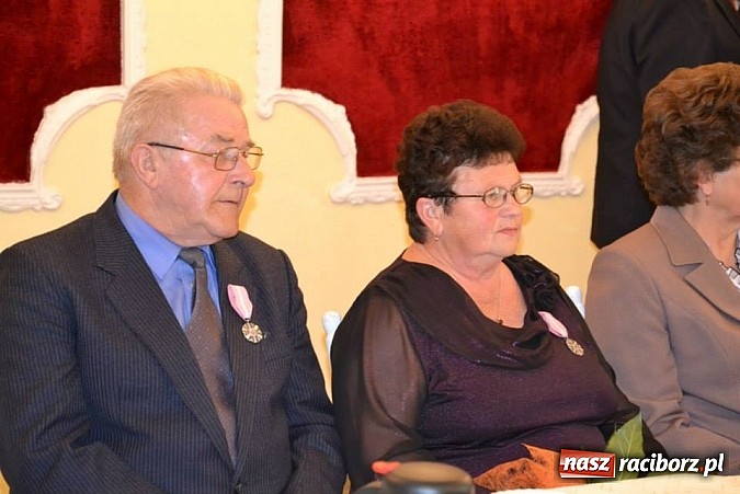 Zdjęcie w galerii na portalu naszraciborz.pl: W kuźniańskim magistracie świętowano złote gody wiadomości z regionu