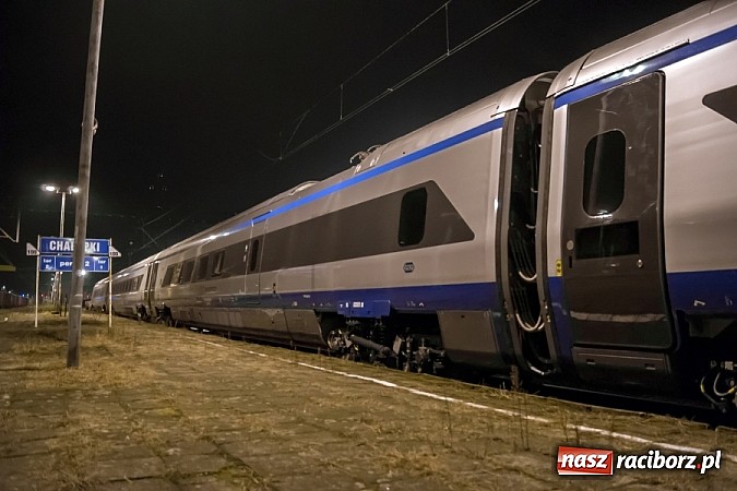 Zdjęcie w galerii na portalu naszraciborz.pl: Superszybkie Pendolino na stacji w Chałupkach wiadomości z regionu