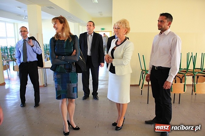 Zdjęcie w galerii na portalu naszraciborz.pl: Radni z wizytą w SP 15. Jak przebiega remont? wiadomości z regionu