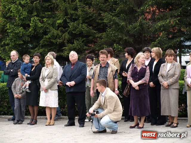 Zdjęcie w galerii na portalu naszraciborz.pl: Zostaje tylko wierzyć wiadomości z regionu