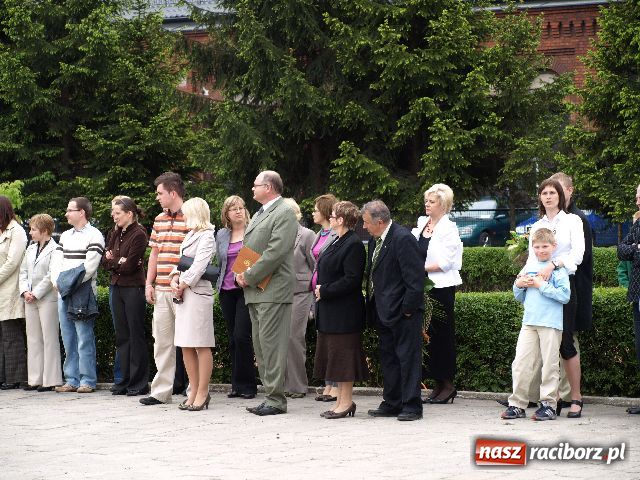 Zdjęcie w galerii na portalu naszraciborz.pl: Zostaje tylko wierzyć wiadomości z regionu