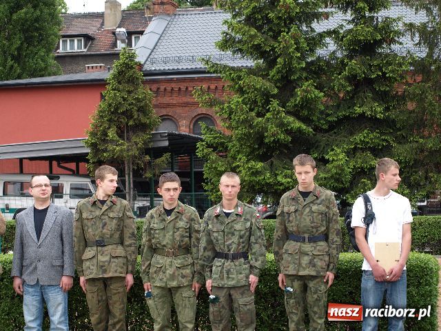 Zdjęcie w galerii na portalu naszraciborz.pl: Zostaje tylko wierzyć wiadomości z regionu