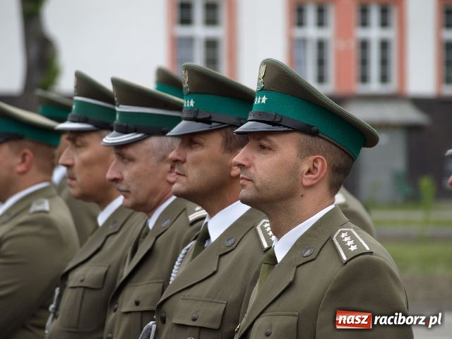 Zdjęcie w galerii na portalu naszraciborz.pl: Zostaje tylko wierzyć wiadomości z regionu