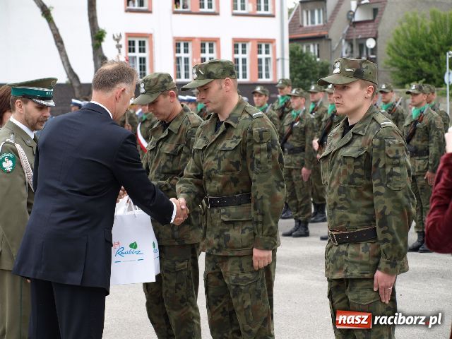 Zdjęcie w galerii na portalu naszraciborz.pl: Zostaje tylko wierzyć wiadomości z regionu