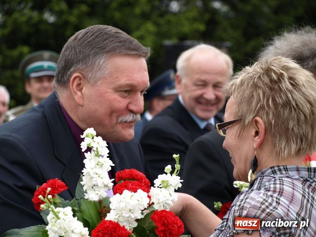 Zdjęcie w galerii na portalu naszraciborz.pl: Zostaje tylko wierzyć wiadomości z regionu
