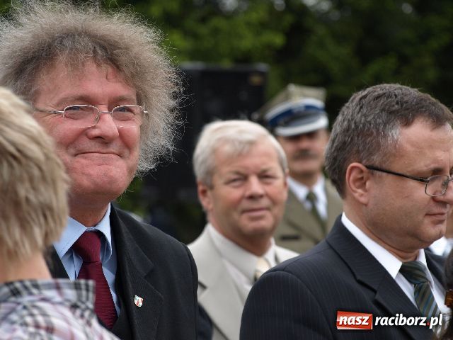 Zdjęcie w galerii na portalu naszraciborz.pl: Zostaje tylko wierzyć wiadomości z regionu