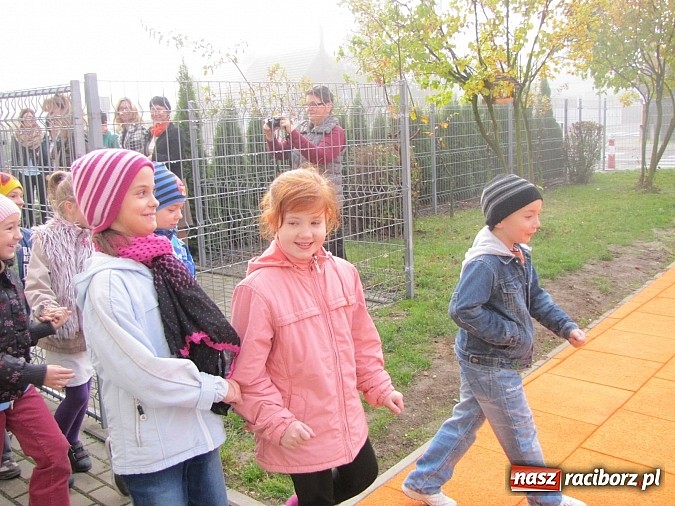 Zdjęcie w galerii na portalu naszraciborz.pl: Plac zabaw na Ocicach jest już oficjalnie otwarty wiadomości z regionu