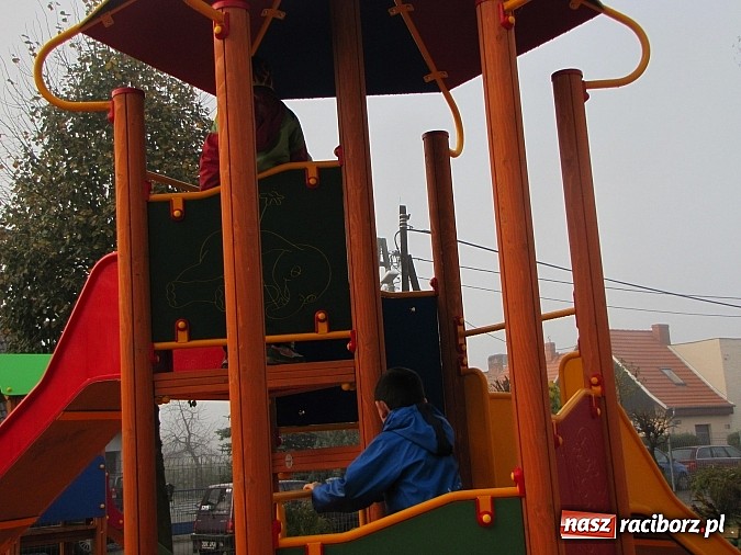 Zdjęcie w galerii na portalu naszraciborz.pl: Plac zabaw na Ocicach jest już oficjalnie otwarty wiadomości z regionu