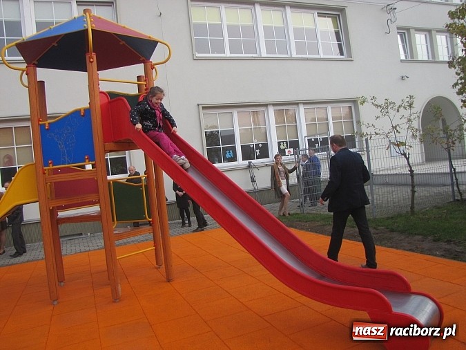 Zdjęcie w galerii na portalu naszraciborz.pl: Plac zabaw na Ocicach jest już oficjalnie otwarty wiadomości z regionu