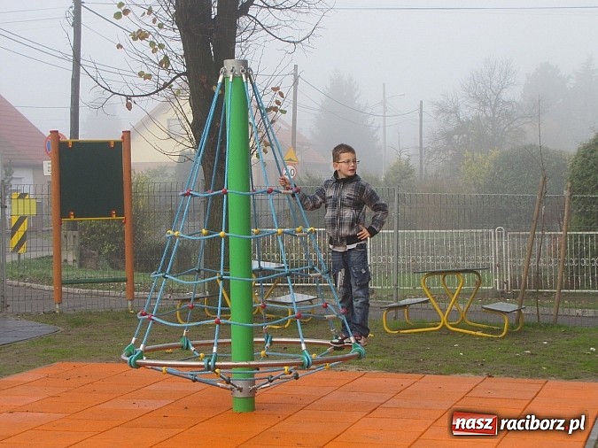 Zdjęcie w galerii na portalu naszraciborz.pl: Plac zabaw na Ocicach jest już oficjalnie otwarty wiadomości z regionu