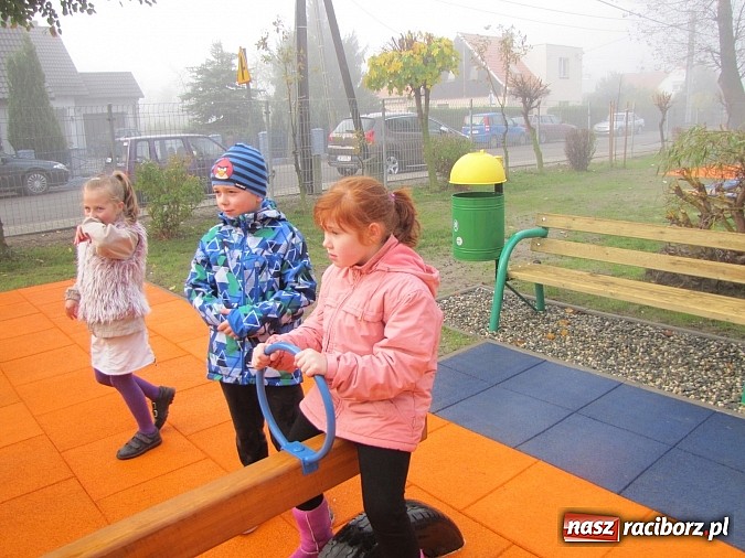 Zdjęcie w galerii na portalu naszraciborz.pl: Plac zabaw na Ocicach jest już oficjalnie otwarty wiadomości z regionu