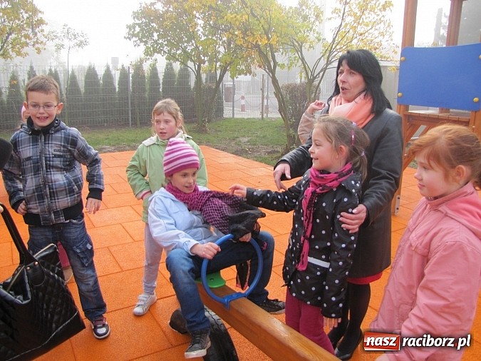 Zdjęcie w galerii na portalu naszraciborz.pl: Plac zabaw na Ocicach jest już oficjalnie otwarty wiadomości z regionu