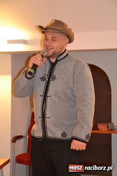 Zdjęcie w galerii na portalu naszraciborz.pl: Blok szkolny rozpoczął WIATRAKI 2013 wiadomości z regionu