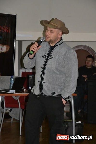 Zdjęcie w galerii na portalu naszraciborz.pl: Blok szkolny rozpoczął WIATRAKI 2013 wiadomości z regionu