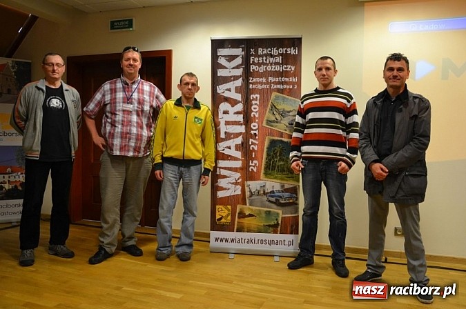 Zdjęcie w galerii na portalu naszraciborz.pl: Blok szkolny rozpoczął WIATRAKI 2013 wiadomości z regionu