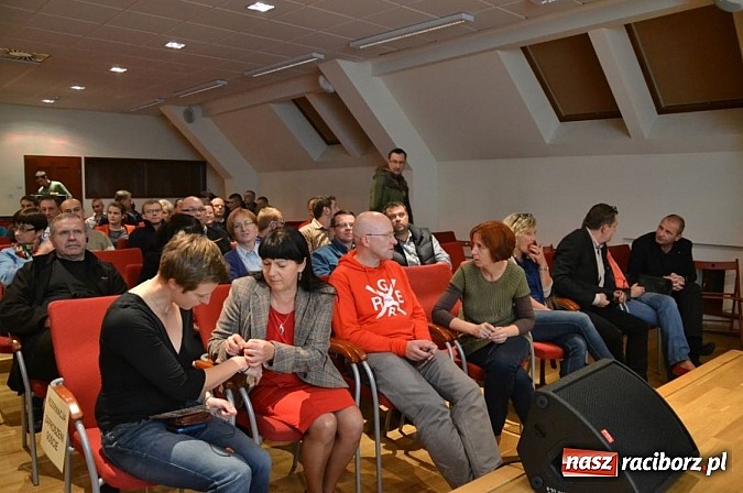 Zdjęcie w galerii na portalu naszraciborz.pl: Na zamku ruszyły 10. jubileuszowe Wiatraki wiadomości z regionu