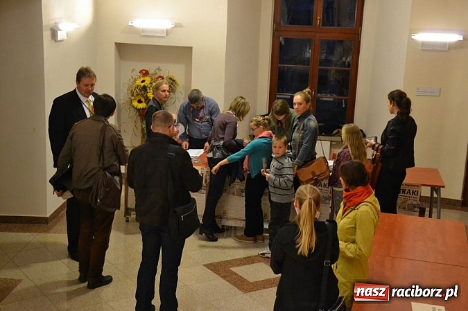 Zdjęcie w galerii na portalu naszraciborz.pl: Na zamku ruszyły 10. jubileuszowe Wiatraki wiadomości z regionu