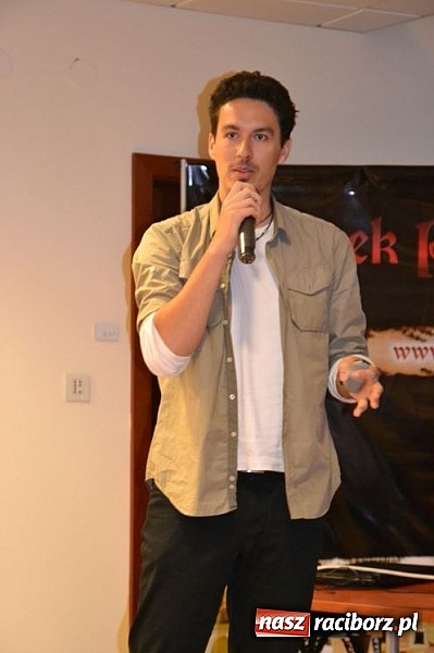 Zdjęcie w galerii na portalu naszraciborz.pl: Na zamku ruszyły 10. jubileuszowe Wiatraki wiadomości z regionu