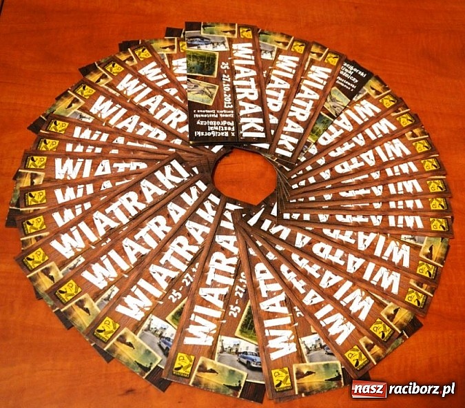 Zdjęcie w galerii na portalu naszraciborz.pl: Na zamku ruszyły 10. jubileuszowe Wiatraki wiadomości z regionu