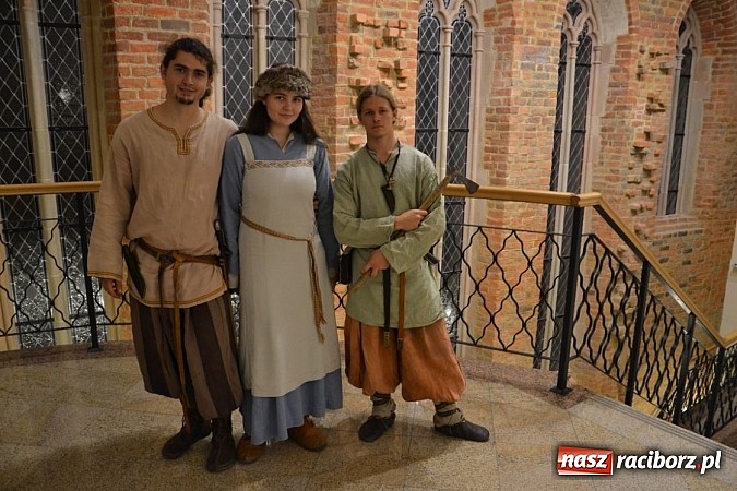 Zdjęcie w galerii na portalu naszraciborz.pl: Na zamku ruszyły 10. jubileuszowe Wiatraki wiadomości z regionu