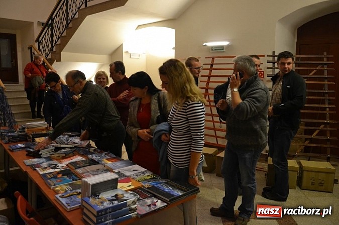 Zdjęcie w galerii na portalu naszraciborz.pl: Na zamku ruszyły 10. jubileuszowe Wiatraki wiadomości z regionu