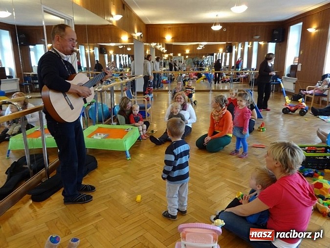 Zdjęcie w galerii na portalu naszraciborz.pl: W Strzesze ruszyła trzecia grupa Fiku-miku wiadomości z regionu